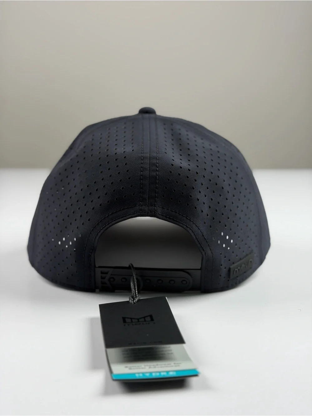 Melin A-Game Icon Hydro Performance Snapback Hat in Black / Gum, Classic